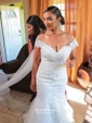 V-neck Lace Tulle Court Train Appliques Lace Graceful Trumpet/Mermaid Wedding Dresses